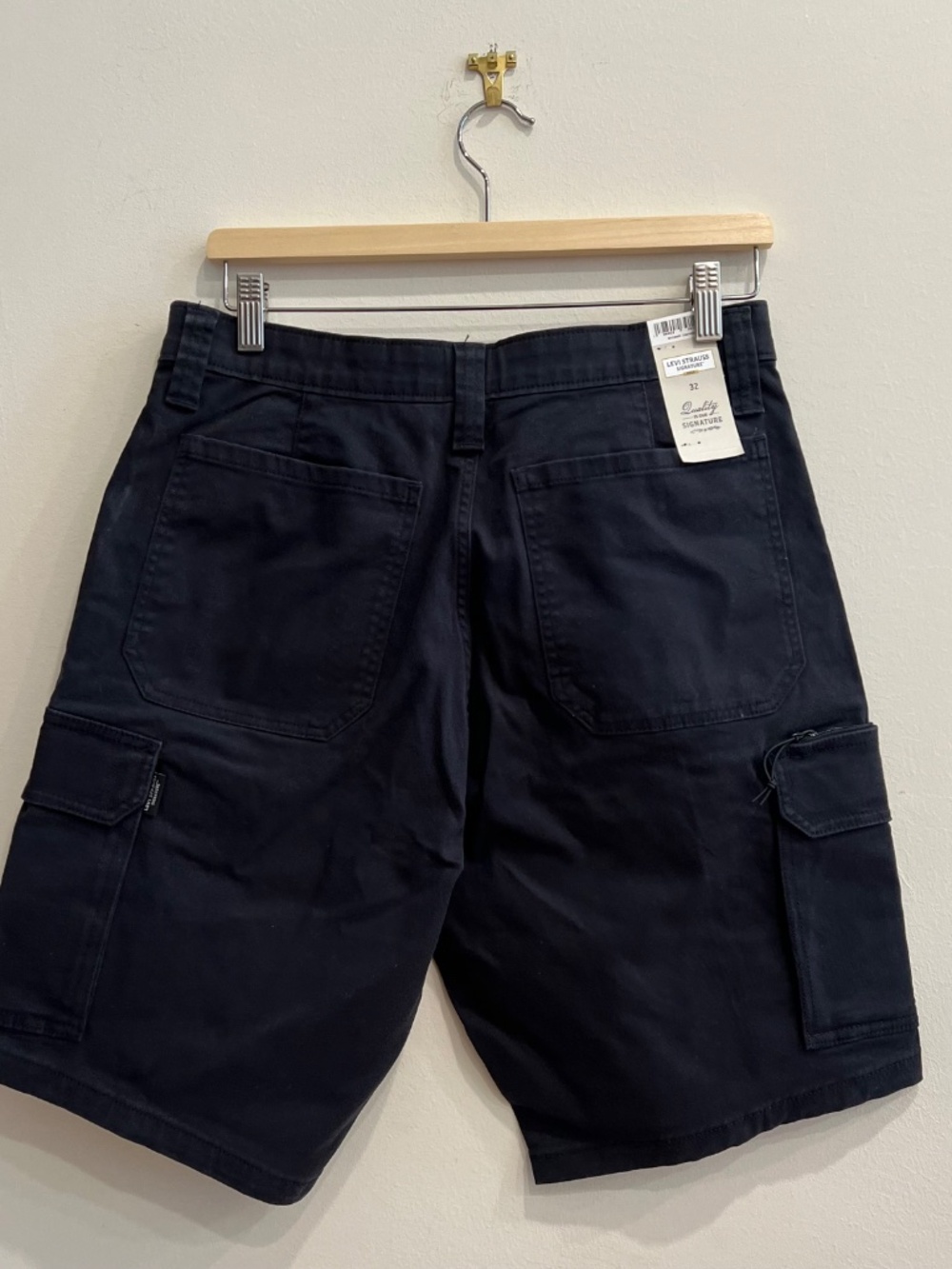 Levi’s Signature Men’s Ultimate Cargo Shorts Dark Navy 32 NWT - Picture 3 of 7